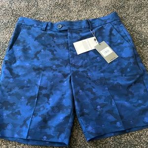 Brand new with tags G/FORE Maverick Hybrid Short. So cute with camo and skulls!